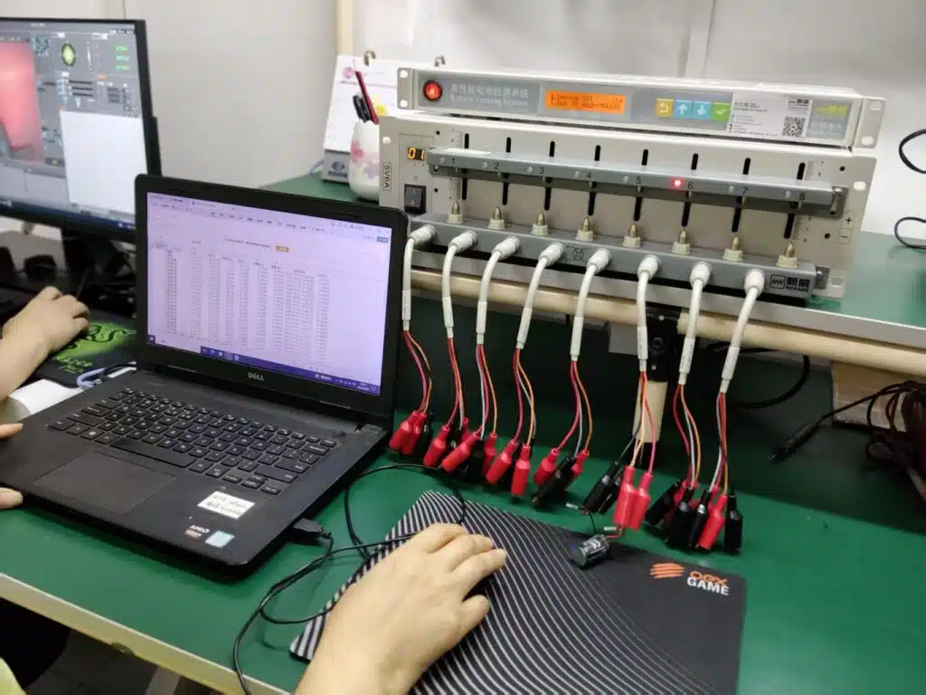 OEM-Hersteller von Brandmeldeanlagen CFS Batterietest
