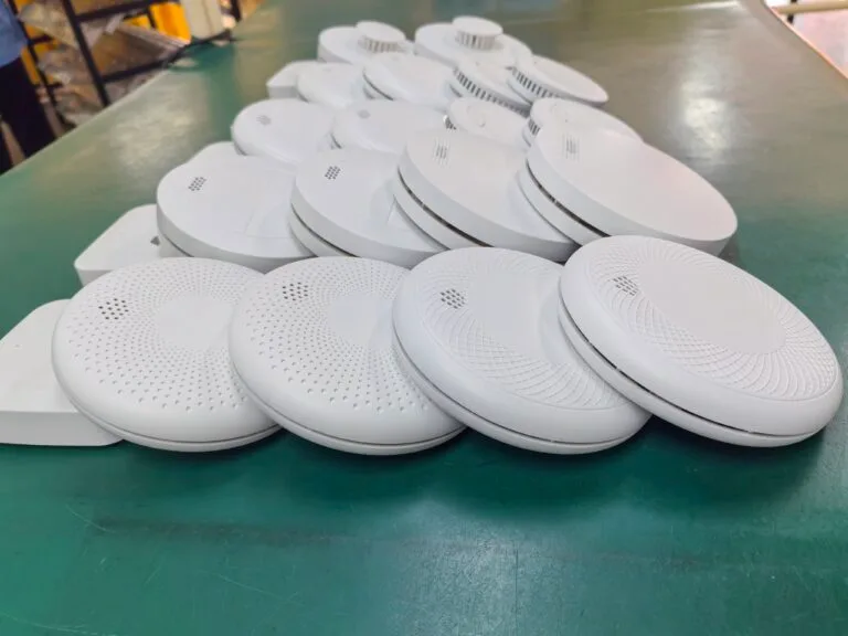 O que é um detector de fumaça ou de monóxido de carbono interligado por radiofrequência (RF) de 433 MHz e como funciona? O guia completo de OEM e conformidade para marcas globais.
