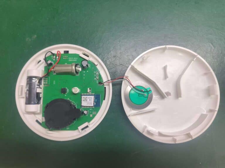 What Is a Standalone Smoke Alarm & How Does It Work? Complete Guide for OEM Buyers, Distributors & Installers